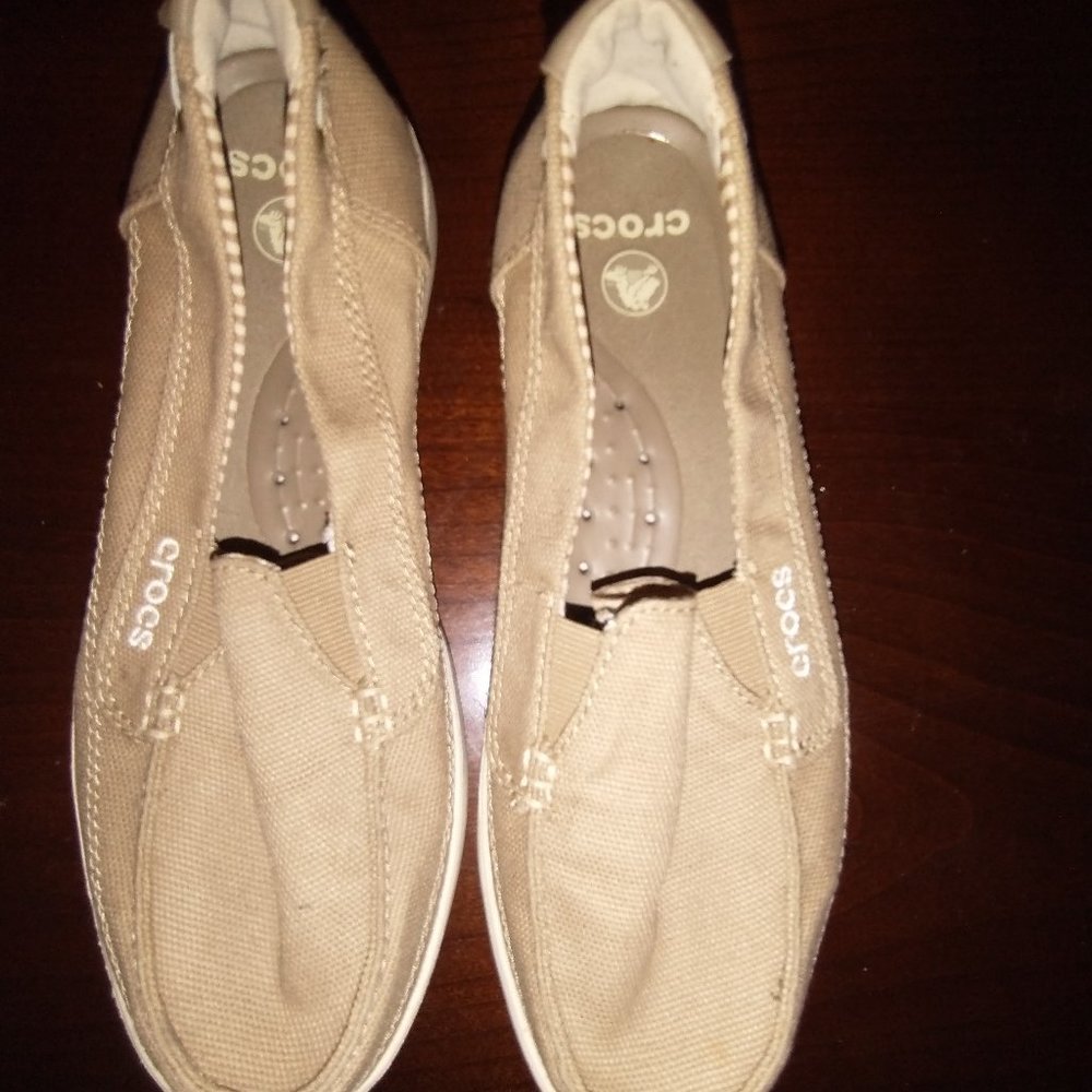 CROCS CANVAS LOAFERS... EUC